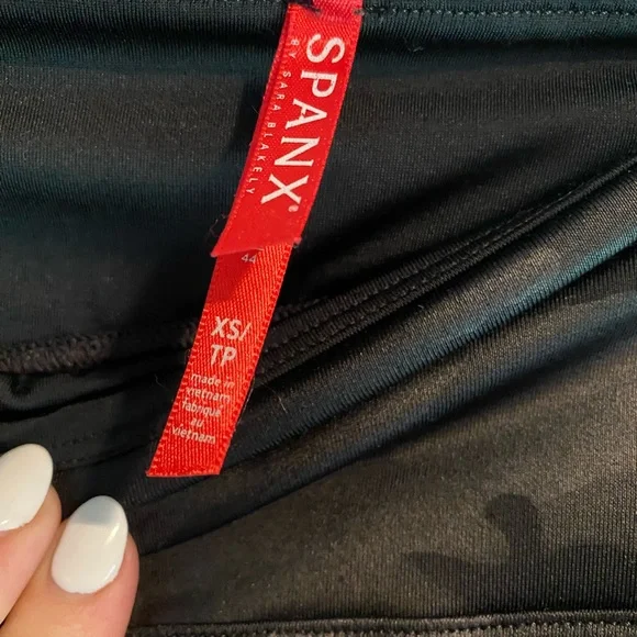 SPANX Leggings. - Picture 3 of 3